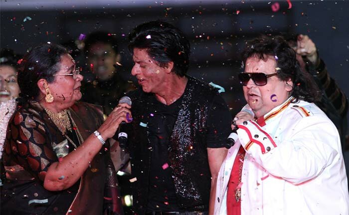 SRK with Bappi Lehri and Usha Uthup at the IPL 6 Opening Ceremany